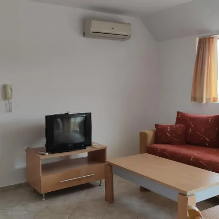 уютен с паркинг и басейн Sunny Beach